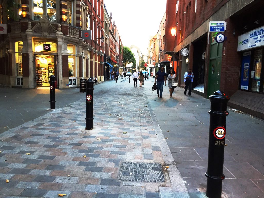 Photograph of gateway from Shaftesbury Avenue into Earlham Street West